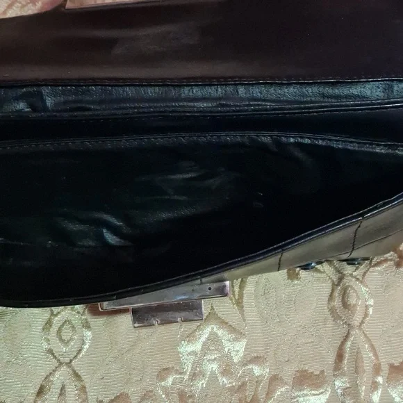 Chanel Purse - Picture 3 of 9